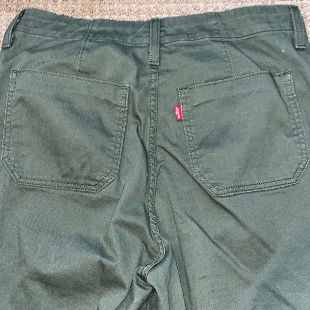 WOMENS LEVI'S COTTON OLIVE GREEN CARGO ARMY PANTS SIZE 31 - Picture 6 of 9